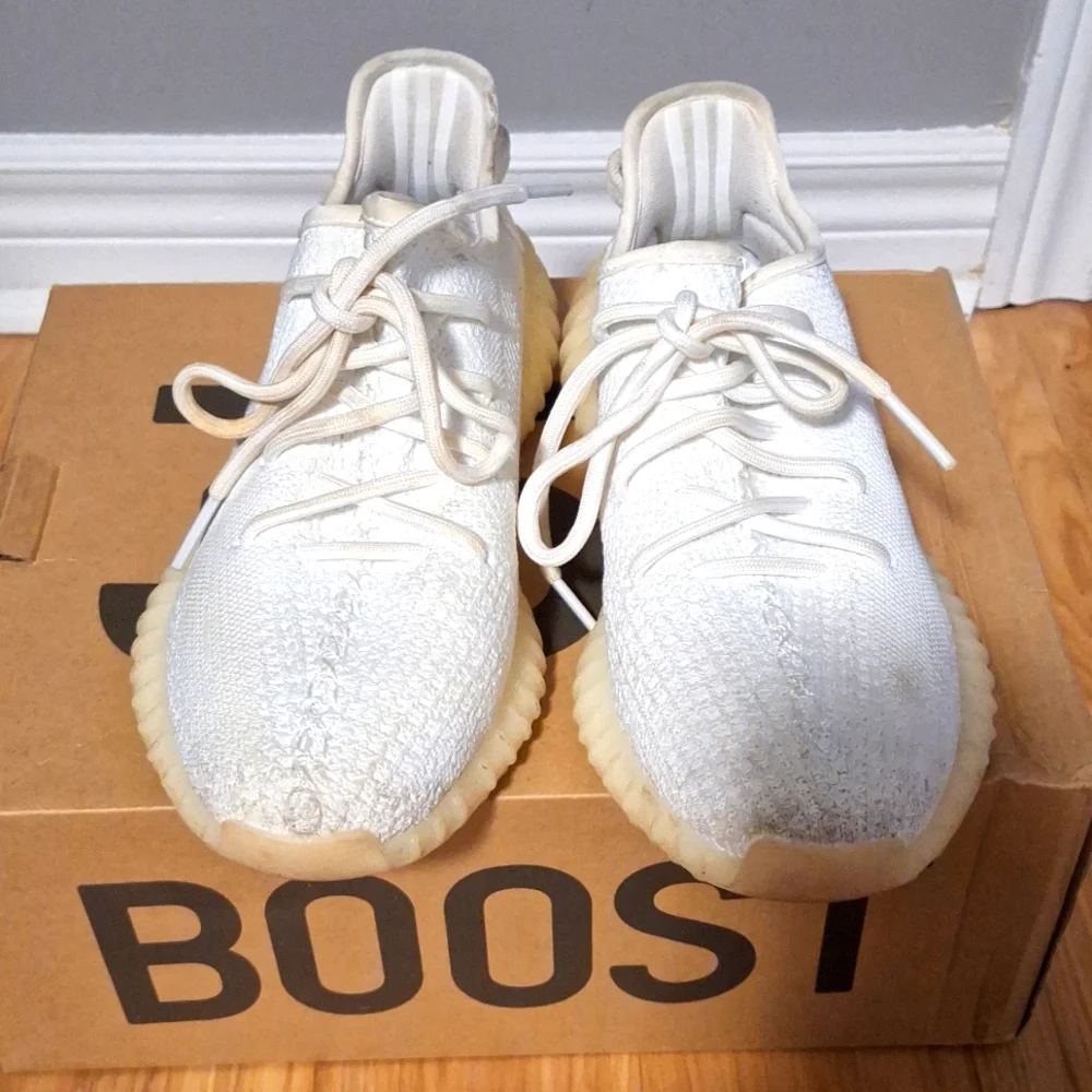 Authentic Adidas Yeezy Boost 350 V2 - Picture 1 of 3